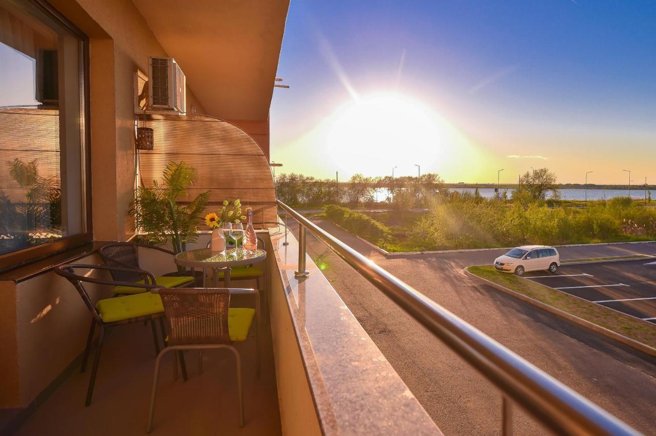 Apartment Summerland Mamaia Dış mekan fotoğraf